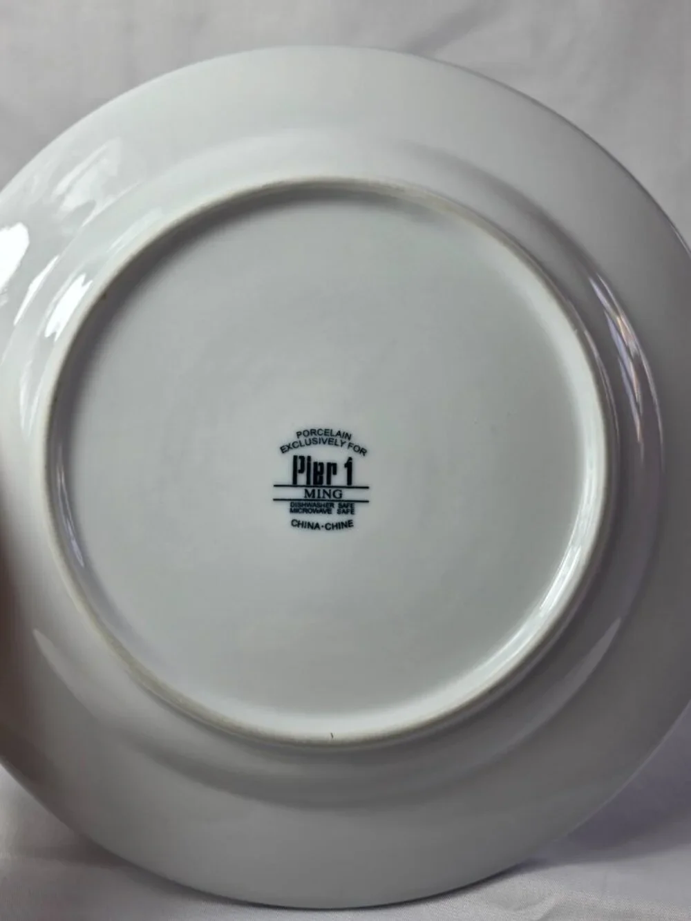 ONE Pier 1 Ming Dinner Plate White with Blue Leaves and Flowers